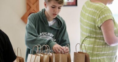 Local business puts together Mother’s Day bags for moms in need | News, Sports, Jobs