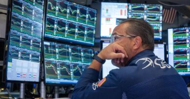 S&P 500, Fed meeting, Trump trade deal talks, Buffett’s Berkshire Hathaway | May 5, 2025